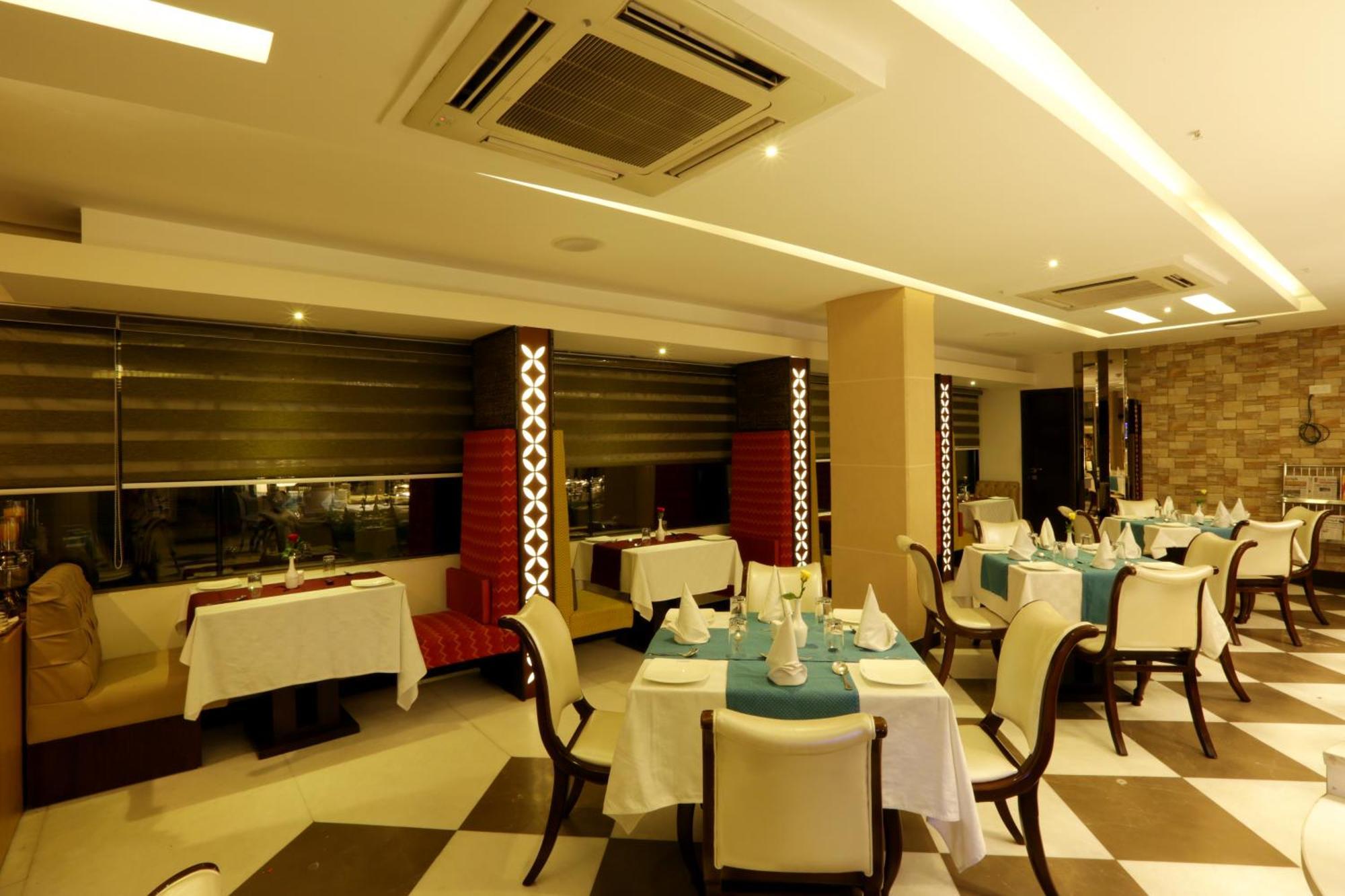 Hotel Westin Residency Igi Airport Delhi 4*
